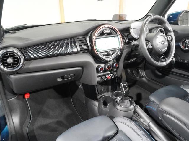 ＭＩＮＩ クーパーＳ　コンバーチブルサイドウォークエディション　限定車　ワンオーナー　専用装備　レザーシート／ヒーター　ｈａｒｍａｎ／ｋａｒｄｏｎ　ヘッドアップディスプレイ　純正ナビ　ＡｐｐｌｅＣａｒＰｌａｙ　ワイヤレスチャージ　バックカメラ　ＥＴＣ２．０　整備付（15枚目）