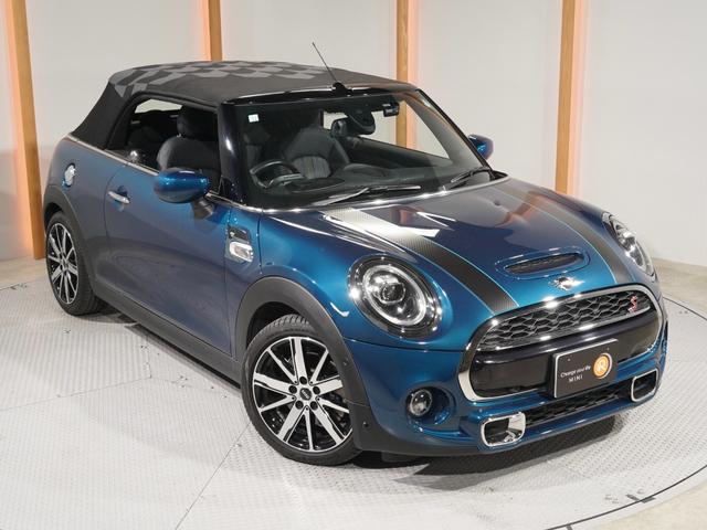 ＭＩＮＩ クーパーＳ　コンバーチブルサイドウォークエディション　限定車　ワンオーナー　専用装備　レザーシート／ヒーター　ｈａｒｍａｎ／ｋａｒｄｏｎ　ヘッドアップディスプレイ　純正ナビ　ＡｐｐｌｅＣａｒＰｌａｙ　ワイヤレスチャージ　バックカメラ　ＥＴＣ２．０　整備付（19枚目）