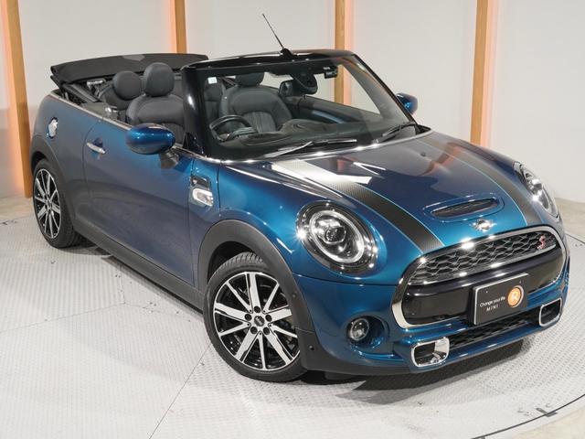 ＭＩＮＩ クーパーＳ　コンバーチブルサイドウォークエディション　限定車　ワンオーナー　専用装備　レザーシート／ヒーター　ｈａｒｍａｎ／ｋａｒｄｏｎ　ヘッドアップディスプレイ　純正ナビ　ＡｐｐｌｅＣａｒＰｌａｙ　ワイヤレスチャージ　バックカメラ　ＥＴＣ２．０　整備付（20枚目）