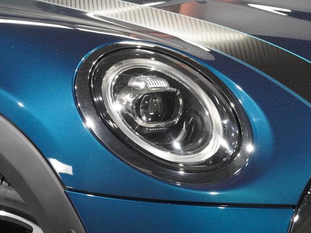 ＭＩＮＩ クーパーＳ　コンバーチブルサイドウォークエディション　限定車　ワンオーナー　専用装備　レザーシート／ヒーター　ｈａｒｍａｎ／ｋａｒｄｏｎ　ヘッドアップディスプレイ　純正ナビ　ＡｐｐｌｅＣａｒＰｌａｙ　ワイヤレスチャージ　バックカメラ　ＥＴＣ２．０　整備付（24枚目）