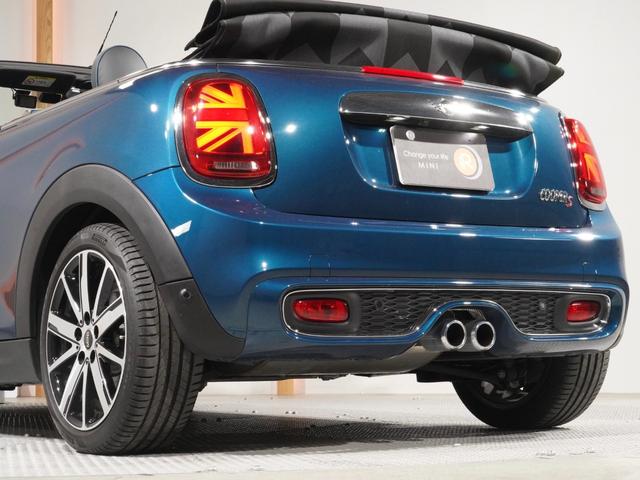 ＭＩＮＩ クーパーＳ　コンバーチブルサイドウォークエディション　限定車　ワンオーナー　専用装備　レザーシート／ヒーター　ｈａｒｍａｎ／ｋａｒｄｏｎ　ヘッドアップディスプレイ　純正ナビ　ＡｐｐｌｅＣａｒＰｌａｙ　ワイヤレスチャージ　バックカメラ　ＥＴＣ２．０　整備付（29枚目）