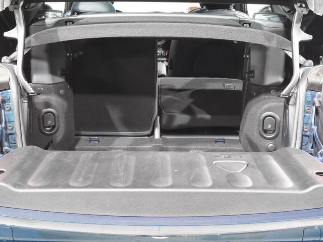 ＭＩＮＩ クーパーＳ　コンバーチブルサイドウォークエディション　限定車　ワンオーナー　専用装備　レザーシート／ヒーター　ｈａｒｍａｎ／ｋａｒｄｏｎ　ヘッドアップディスプレイ　純正ナビ　ＡｐｐｌｅＣａｒＰｌａｙ　ワイヤレスチャージ　バックカメラ　ＥＴＣ２．０　整備付（33枚目）