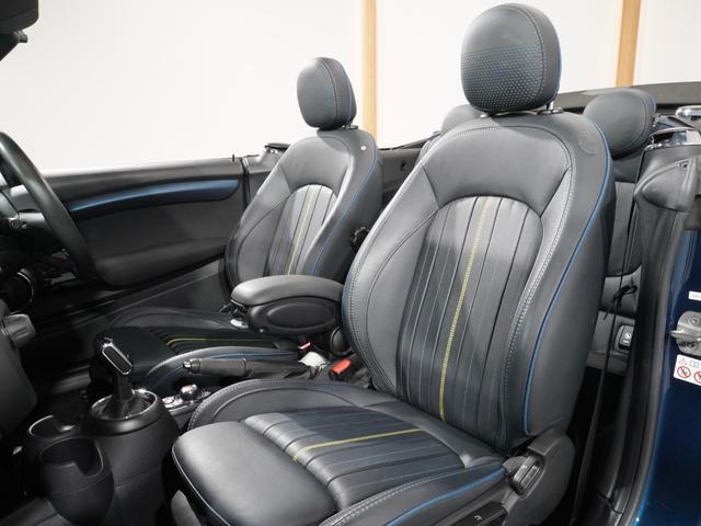 ＭＩＮＩ クーパーＳ　コンバーチブルサイドウォークエディション　限定車　ワンオーナー　専用装備　レザーシート／ヒーター　ｈａｒｍａｎ／ｋａｒｄｏｎ　ヘッドアップディスプレイ　純正ナビ　ＡｐｐｌｅＣａｒＰｌａｙ　ワイヤレスチャージ　バックカメラ　ＥＴＣ２．０　整備付（36枚目）