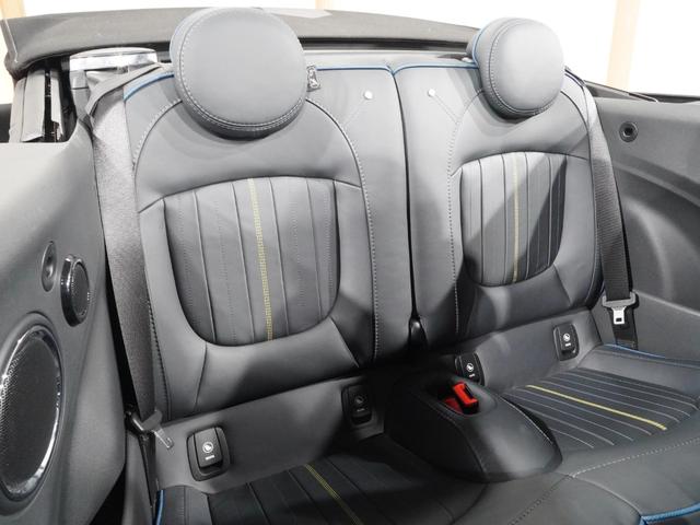 ＭＩＮＩ クーパーＳ　コンバーチブルサイドウォークエディション　限定車　ワンオーナー　専用装備　レザーシート／ヒーター　ｈａｒｍａｎ／ｋａｒｄｏｎ　ヘッドアップディスプレイ　純正ナビ　ＡｐｐｌｅＣａｒＰｌａｙ　ワイヤレスチャージ　バックカメラ　ＥＴＣ２．０　整備付（37枚目）