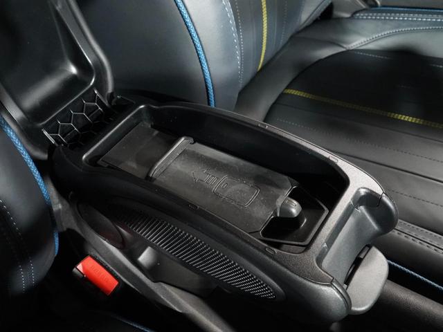 ＭＩＮＩ クーパーＳ　コンバーチブルサイドウォークエディション　限定車　ワンオーナー　専用装備　レザーシート／ヒーター　ｈａｒｍａｎ／ｋａｒｄｏｎ　ヘッドアップディスプレイ　純正ナビ　ＡｐｐｌｅＣａｒＰｌａｙ　ワイヤレスチャージ　バックカメラ　ＥＴＣ２．０　整備付（45枚目）