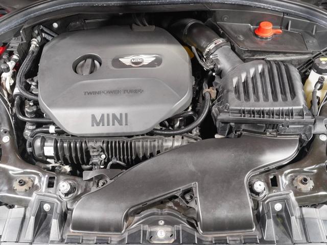 MINI ジョンクーパーワークス クラブマン Yoursレザーシート/ヒーター 電動シート ヘッドアップディスプレイ アクティブクルコン ドライビングモード バックカメラ リア障害物センサー 純正ナビ ETC2.0 整備付(7枚目)