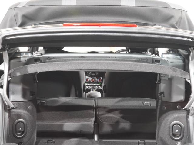 ＭＩＮＩ クーパＳコンバチブルプレミアムプラＰミニユアズトリム　Ｙｏｕｒｓレザーシート／アルミホイール／ソフトトップ　シートヒーター　ＡｐｐｌｅＣａｒＰｌａｙ　純正ナビ　ワイヤレスチャージ　アクティブクルコン　バックカメラ　前後障害物センサー　ＥＴＣ２．０　整備付（34枚目）