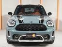 ＭＩＮＩ クーパーＳＤ　クロスオーバー　オール４　レザーシート／ヒーター　電動シート　ピクニックベンチ　ワイヤレスチャージ　純正ナビ　ＡｐｐｌｅＣａｒＰｌａｙ　ヘッドアップディスプレイ　バックカメラ　前後障害物センサー　ＴＣ２．０　整備付（8枚目）