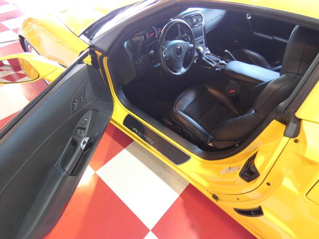 シボレーコルベット グランスポーツ　クーペ　ディーラー車　６ＡＴ＆パドルシフト　ブラックアルカンターラコンビレザー　シートヒーター　マグネティックライドコントロール　ＢＯＲＬＡマフラー　キセノン　クローム１８＆１９ＡＷ　ナビ　２年保証（13枚目）