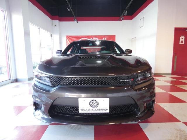 ダッジ・チャージャー GTプラス 8AT&パドルシフト 黒コンビレザー フロントシートヒーター&クーラー リアシートヒーター ステアリングヒーター AppleCarPlay&AndroidAuto キセノン バイキセノン 2年保証(3枚目)