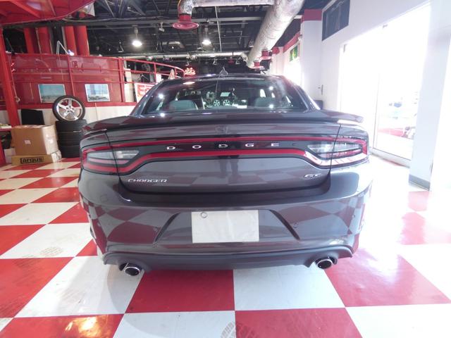 ダッジ・チャージャー GTプラス 8AT&パドルシフト 黒コンビレザー フロントシートヒーター&クーラー リアシートヒーター ステアリングヒーター AppleCarPlay&AndroidAuto キセノン バイキセノン 2年保証(9枚目)