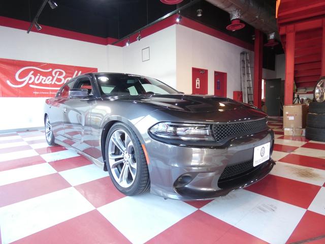 ダッジ・チャージャー GTプラス 8AT&パドルシフト 黒コンビレザー フロントシートヒーター&クーラー リアシートヒーター ステアリングヒーター AppleCarPlay&AndroidAuto キセノン バイキセノン 2年保証(11枚目)