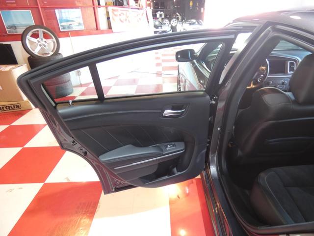 ダッジ・チャージャー GTプラス 8AT&パドルシフト 黒コンビレザー フロントシートヒーター&クーラー リアシートヒーター ステアリングヒーター AppleCarPlay&AndroidAuto キセノン バイキセノン 2年保証(18枚目)