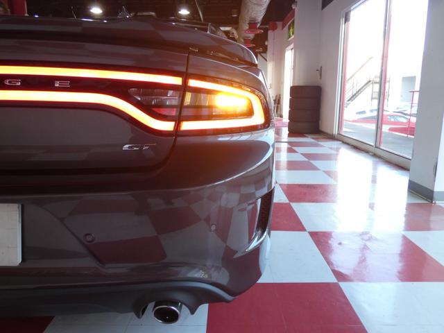 ダッジ・チャージャー GTプラス 8AT&パドルシフト 黒コンビレザー フロントシートヒーター&クーラー リアシートヒーター ステアリングヒーター AppleCarPlay&AndroidAuto キセノン バイキセノン 2年保証(43枚目)