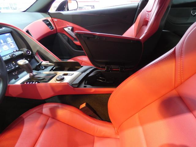 シボレーコルベット Z51 新並 3LT 1オーナー&禁煙車 レッドレザー シートヒーター&ベンチレーション ナビTV 純正ブラック19&20AW レッドキャリパー BOSEサウンド 純正可変マフラー ドライブモード 2年保証(34枚目)