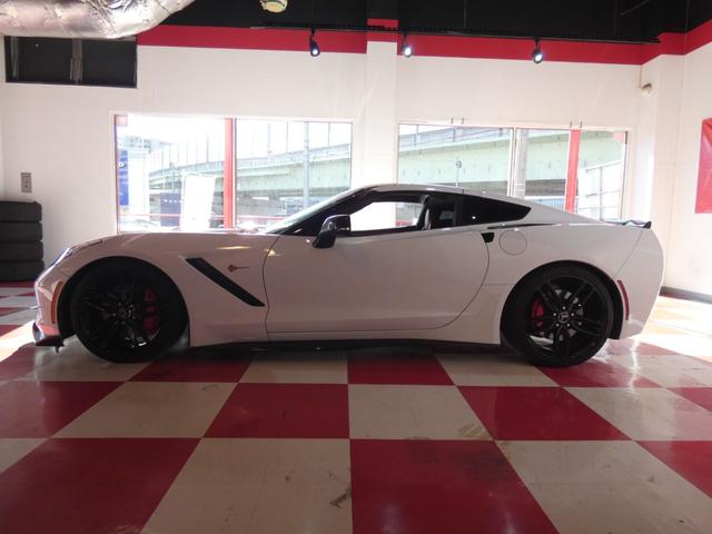 シボレーコルベット Z51 正規ディーラー車 カラハリレザー シートヒーター&ベンチレーション ナビTV カーボングランドエフェクト 純正ブラック19&20AW レッドキャリパー BOSEサウンド 純正可変マフラー 2年保証(5枚目)