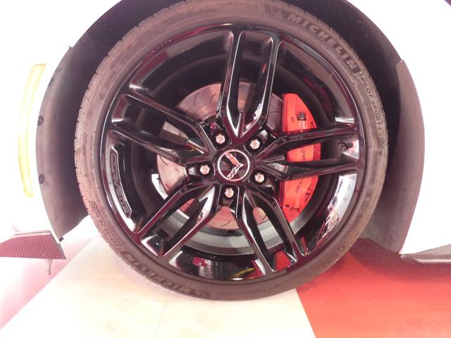 シボレーコルベット Z51 正規ディーラー車 カラハリレザー シートヒーター&ベンチレーション ナビTV カーボングランドエフェクト 純正ブラック19&20AW レッドキャリパー BOSEサウンド 純正可変マフラー 2年保証(6枚目)