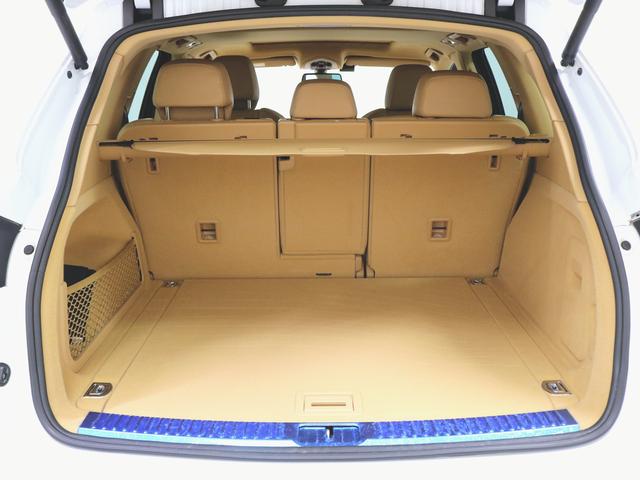 プラチナエディション シートヒーター パワーシート トランクスルー フロアマット ナビ 音楽プレーヤー接続 Bluetooth DVD ETC サンルーフ・ガラスルーフ LEDヘッドライト 電動リアゲート BOSEサウンド(10枚目)