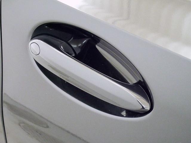 318i ツーリング Mスポーツ ホワイトレザー シートヒーター パワーシート フロアマット コネクテッド機能 ナビ USB Bluetooth ETC LED 電動リアゲート 全周囲カメラ ワイヤレスチャージ 追従クルコン(28枚目)