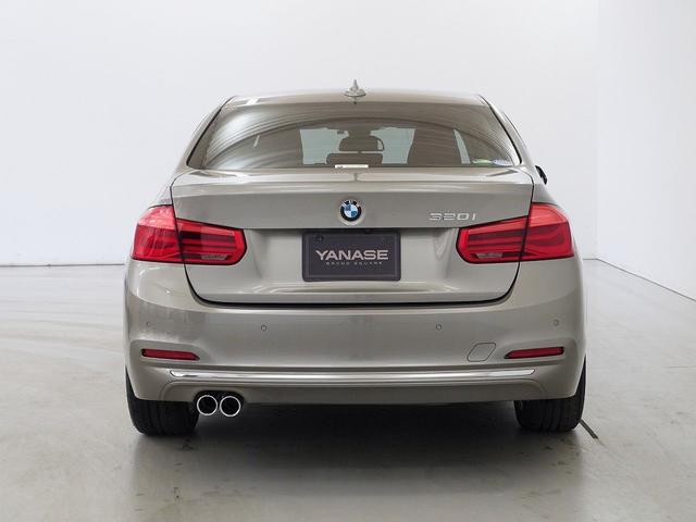 320i ラグジュアリー シートヒーター パワーシート トランクスルー コネクテッド機能 ナビ CD ミュージックサーバー 音楽プレーヤー接続 Bluetooth接続 DVD再生 ETC LEDヘッドライト バックモニター(4枚目)