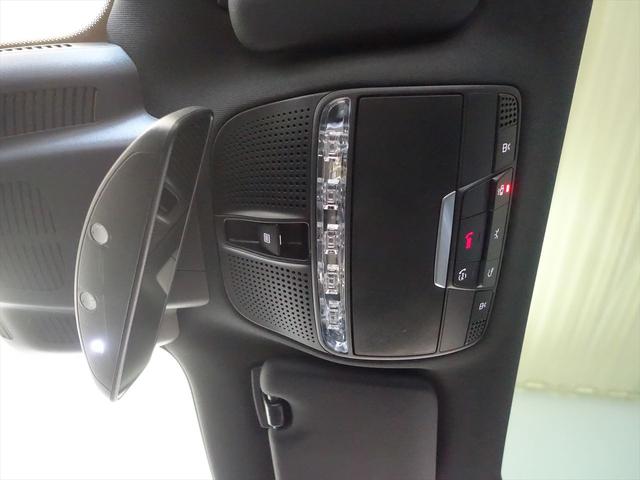 Ｅクラス Ｅ２００　クーペ　スポーツ　レザーパッケージ　シートヒーター　パワーシート　トランクスルー　フロアマット　コネクテッド機能　ナビ　音楽プレーヤー接続　Ｂｌｕｅｔｏｏｔｈ接続　ＴＶ　ＥＴＣ　サンルーフ・ガラスルーフ（22枚目）