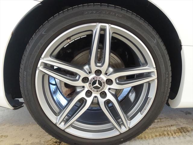 Ｅクラス Ｅ２００　クーペ　スポーツ　レザーパッケージ　シートヒーター　パワーシート　トランクスルー　フロアマット　コネクテッド機能　ナビ　音楽プレーヤー接続　Ｂｌｕｅｔｏｏｔｈ接続　ＴＶ　ＥＴＣ　サンルーフ・ガラスルーフ（32枚目）