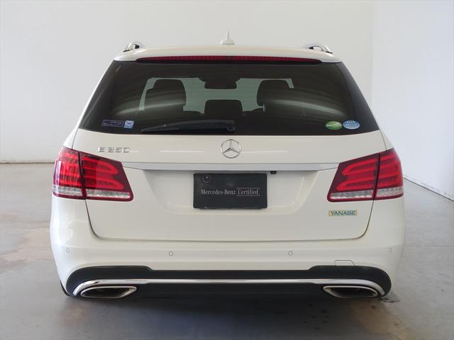 Eクラスステーションワゴン E250 ステーションワゴン アバンギャルド 1stアニバーサリーエディション シートヒーター パワーシート トランクスルー フロアマット ナビ CD ミュージックサーバー 音楽プレーヤー接続 Bluetooth接続 TV DVD再生 ETC(3枚目)