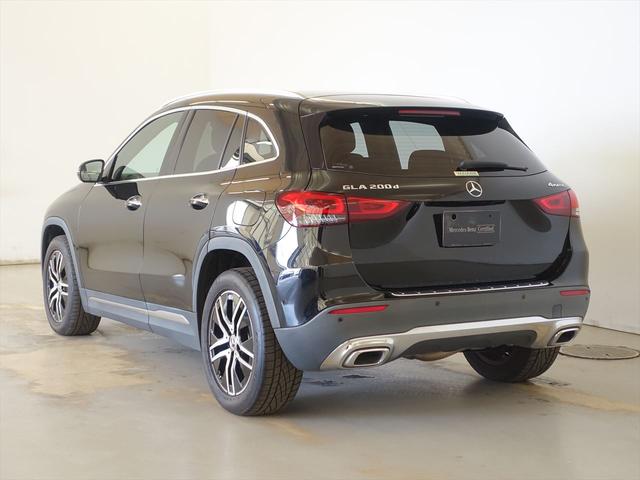 ＧＬＡクラス ＧＬＡ２００　ｄ　４ＭＡＴＩＣ　ナビゲーションパッケージ　シートヒーター　パワーシート　トランクスルー　フロアマット　コネクテッド機能　ナビ　音楽プレーヤー接続　Ｂｌｕｅｔｏｏｔｈ接続　ＴＶ　ＥＴＣ　ＬＥＤヘッドライト（4枚目）