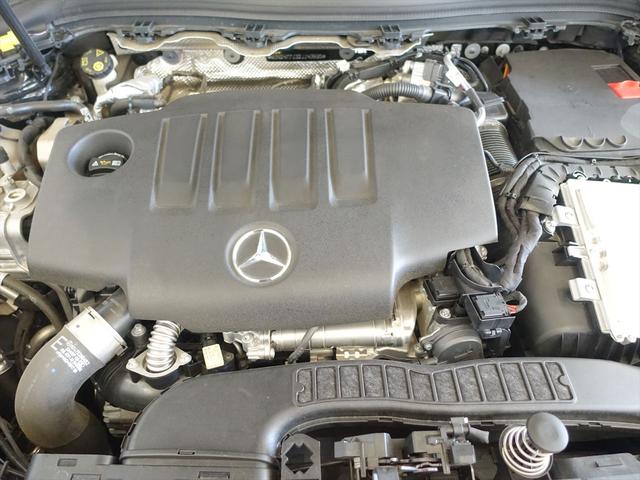 ＧＬＡクラス ＧＬＡ２００　ｄ　４ＭＡＴＩＣ　ナビゲーションパッケージ　シートヒーター　パワーシート　トランクスルー　フロアマット　コネクテッド機能　ナビ　音楽プレーヤー接続　Ｂｌｕｅｔｏｏｔｈ接続　ＴＶ　ＥＴＣ　ＬＥＤヘッドライト（9枚目）