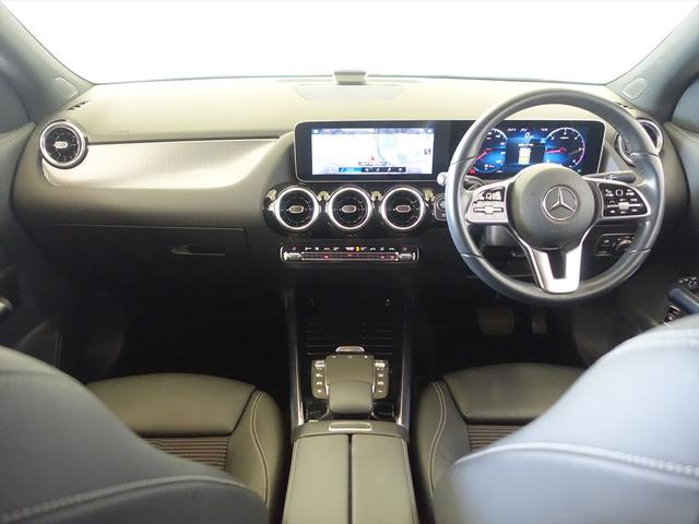 ＧＬＡクラス ＧＬＡ２００　ｄ　４ＭＡＴＩＣ　ナビゲーションパッケージ　シートヒーター　パワーシート　トランクスルー　フロアマット　コネクテッド機能　ナビ　音楽プレーヤー接続　Ｂｌｕｅｔｏｏｔｈ接続　ＴＶ　ＥＴＣ　ＬＥＤヘッドライト（12枚目）