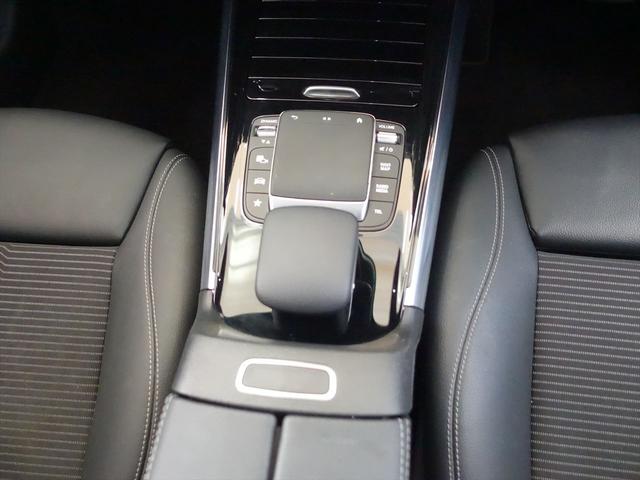 ＧＬＡクラス ＧＬＡ２００　ｄ　４ＭＡＴＩＣ　ナビゲーションパッケージ　シートヒーター　パワーシート　トランクスルー　フロアマット　コネクテッド機能　ナビ　音楽プレーヤー接続　Ｂｌｕｅｔｏｏｔｈ接続　ＴＶ　ＥＴＣ　ＬＥＤヘッドライト（16枚目）