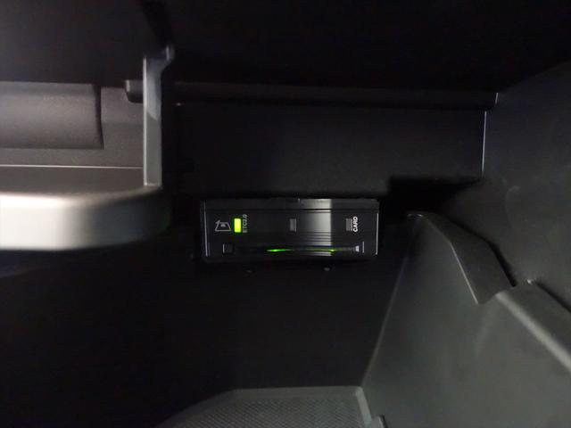 ＧＬＡクラス ＧＬＡ２００　ｄ　４ＭＡＴＩＣ　ナビゲーションパッケージ　シートヒーター　パワーシート　トランクスルー　フロアマット　コネクテッド機能　ナビ　音楽プレーヤー接続　Ｂｌｕｅｔｏｏｔｈ接続　ＴＶ　ＥＴＣ　ＬＥＤヘッドライト（21枚目）