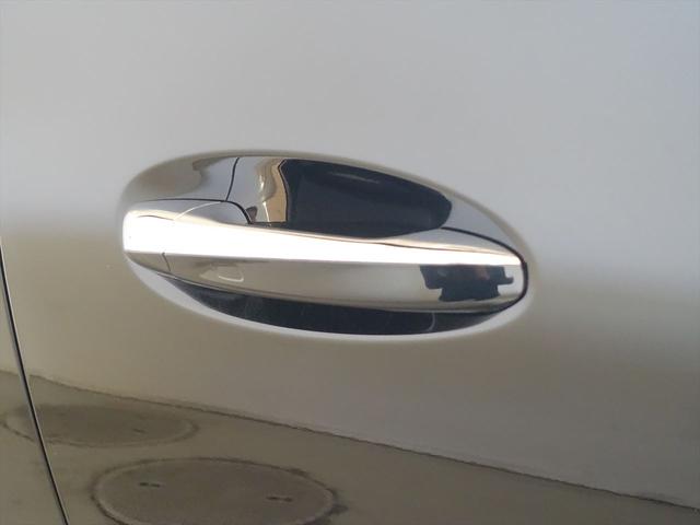 ＧＬＡクラス ＧＬＡ２００　ｄ　４ＭＡＴＩＣ　ナビゲーションパッケージ　シートヒーター　パワーシート　トランクスルー　フロアマット　コネクテッド機能　ナビ　音楽プレーヤー接続　Ｂｌｕｅｔｏｏｔｈ接続　ＴＶ　ＥＴＣ　ＬＥＤヘッドライト（26枚目）