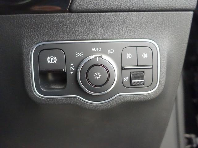 ＧＬＡクラス ＧＬＡ２００　ｄ　４ＭＡＴＩＣ　ナビゲーションパッケージ　シートヒーター　パワーシート　トランクスルー　フロアマット　コネクテッド機能　ナビ　音楽プレーヤー接続　Ｂｌｕｅｔｏｏｔｈ接続　ＴＶ　ＥＴＣ　ＬＥＤヘッドライト（28枚目）