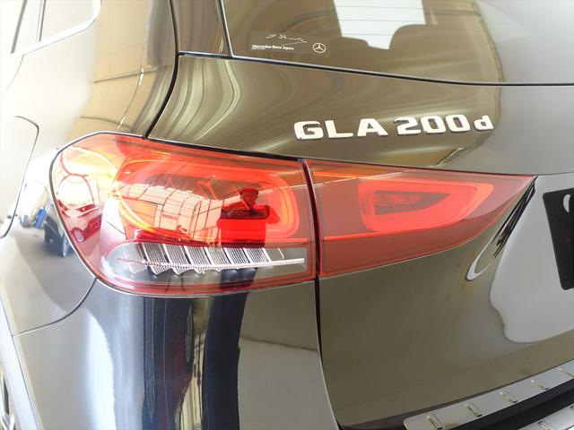 ＧＬＡクラス ＧＬＡ２００　ｄ　４ＭＡＴＩＣ　ナビゲーションパッケージ　シートヒーター　パワーシート　トランクスルー　フロアマット　コネクテッド機能　ナビ　音楽プレーヤー接続　Ｂｌｕｅｔｏｏｔｈ接続　ＴＶ　ＥＴＣ　ＬＥＤヘッドライト（30枚目）