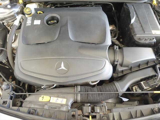 CLAクラス CLA250 AMGレザーエクスクルーシブパッケージ セーフティパッケージ シートヒーター パワーシート トランクスルー フロアマット ナビ CD ミュージックサーバー 音楽プレーヤー接続 Bluetooth接続(9枚目)