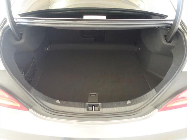 CLAクラス CLA250 AMGレザーエクスクルーシブパッケージ セーフティパッケージ シートヒーター パワーシート トランクスルー フロアマット ナビ CD ミュージックサーバー 音楽プレーヤー接続 Bluetooth接続(24枚目)