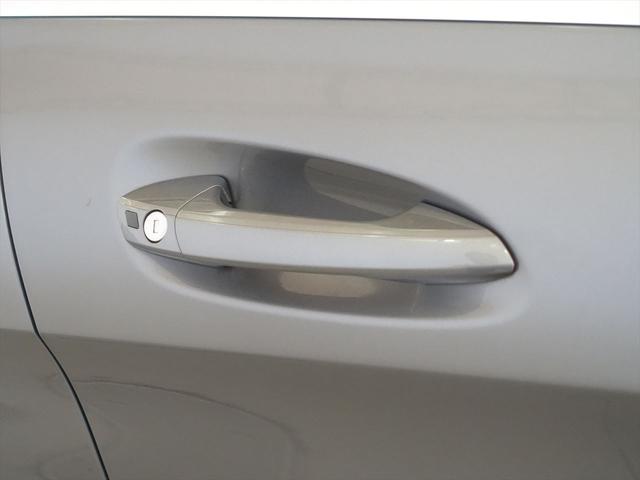 CLAクラス CLA250 AMGレザーエクスクルーシブパッケージ セーフティパッケージ シートヒーター パワーシート トランクスルー フロアマット ナビ CD ミュージックサーバー 音楽プレーヤー接続 Bluetooth接続(25枚目)