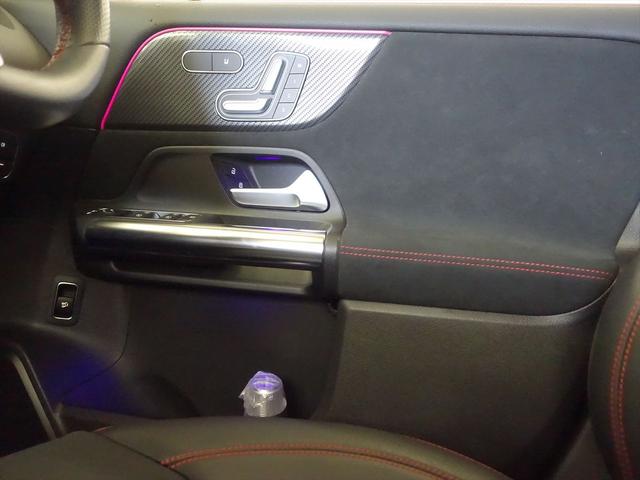 ＧＬＡクラス ＧＬＡ１８０　ＡＭＧラインパッケージ　シートヒーター　パワーシート　トランクスルー　フロアマット　コネクテッド機能　ナビ　音楽プレーヤー接続　Ｂｌｕｅｔｏｏｔｈ接続　ＴＶ　ＥＴＣ　ＬＥＤヘッドライト　電動リアゲート（15枚目）