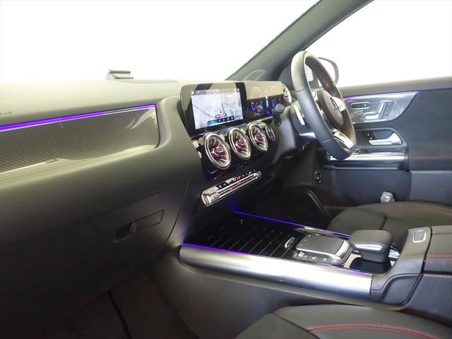 ＧＬＡクラス ＧＬＡ１８０　ＡＭＧラインパッケージ　シートヒーター　パワーシート　トランクスルー　フロアマット　コネクテッド機能　ナビ　音楽プレーヤー接続　Ｂｌｕｅｔｏｏｔｈ接続　ＴＶ　ＥＴＣ　ＬＥＤヘッドライト　電動リアゲート（19枚目）