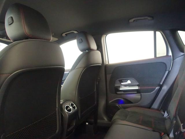 ＧＬＡクラス ＧＬＡ１８０　ＡＭＧラインパッケージ　シートヒーター　パワーシート　トランクスルー　フロアマット　コネクテッド機能　ナビ　音楽プレーヤー接続　Ｂｌｕｅｔｏｏｔｈ接続　ＴＶ　ＥＴＣ　ＬＥＤヘッドライト　電動リアゲート（23枚目）