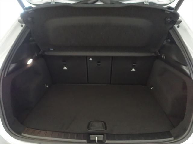 ＧＬＡクラス ＧＬＡ１８０　ＡＭＧラインパッケージ　シートヒーター　パワーシート　トランクスルー　フロアマット　コネクテッド機能　ナビ　音楽プレーヤー接続　Ｂｌｕｅｔｏｏｔｈ接続　ＴＶ　ＥＴＣ　ＬＥＤヘッドライト　電動リアゲート（24枚目）