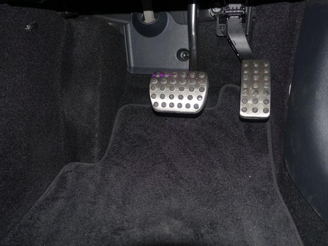 ＧＬＡクラス ＧＬＡ１８０　ＡＭＧラインパッケージ　シートヒーター　パワーシート　トランクスルー　フロアマット　コネクテッド機能　ナビ　音楽プレーヤー接続　Ｂｌｕｅｔｏｏｔｈ接続　ＴＶ　ＥＴＣ　ＬＥＤヘッドライト　電動リアゲート（27枚目）