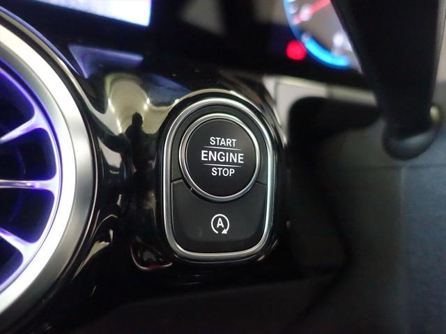 ＧＬＡクラス ＧＬＡ１８０　ＡＭＧラインパッケージ　シートヒーター　パワーシート　トランクスルー　フロアマット　コネクテッド機能　ナビ　音楽プレーヤー接続　Ｂｌｕｅｔｏｏｔｈ接続　ＴＶ　ＥＴＣ　ＬＥＤヘッドライト　電動リアゲート（29枚目）