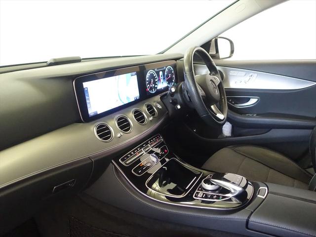 Ｅクラス Ｅ２００　アバンギャルド　シートヒーター　パワーシート　トランクスルー　フロアマット　ナビ　音楽プレーヤー接続　Ｂｌｕｅｔｏｏｔｈ接続　ＴＶ　ＥＴＣ　ＬＥＤヘッドライト　全周囲カメラ　フロントカメラ　サイドカメラ（19枚目）