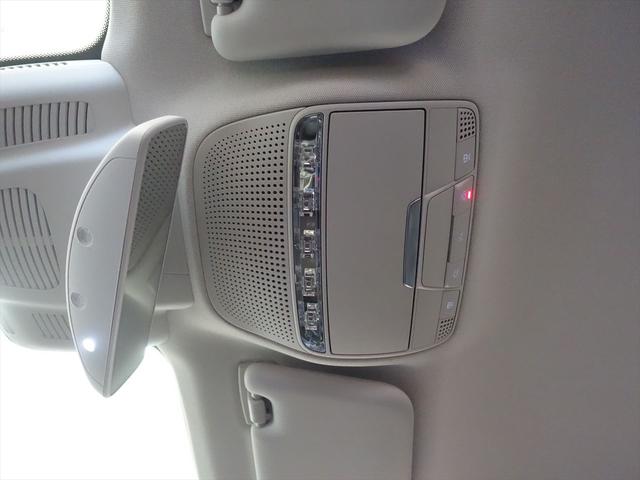 Ｅクラス Ｅ２００　アバンギャルド　シートヒーター　パワーシート　トランクスルー　フロアマット　ナビ　音楽プレーヤー接続　Ｂｌｕｅｔｏｏｔｈ接続　ＴＶ　ＥＴＣ　ＬＥＤヘッドライト　全周囲カメラ　フロントカメラ　サイドカメラ（20枚目）