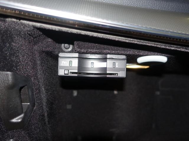 Ｅクラス Ｅ２００　アバンギャルド　シートヒーター　パワーシート　トランクスルー　フロアマット　ナビ　音楽プレーヤー接続　Ｂｌｕｅｔｏｏｔｈ接続　ＴＶ　ＥＴＣ　ＬＥＤヘッドライト　全周囲カメラ　フロントカメラ　サイドカメラ（21枚目）