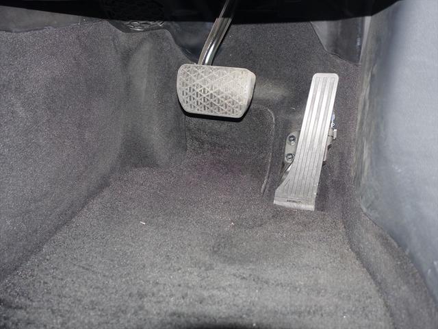 Ｅクラス Ｅ２００　アバンギャルド　シートヒーター　パワーシート　トランクスルー　フロアマット　ナビ　音楽プレーヤー接続　Ｂｌｕｅｔｏｏｔｈ接続　ＴＶ　ＥＴＣ　ＬＥＤヘッドライト　全周囲カメラ　フロントカメラ　サイドカメラ（26枚目）