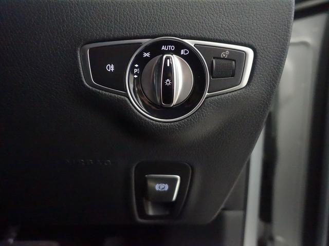 Ｅクラス Ｅ２００　アバンギャルド　シートヒーター　パワーシート　トランクスルー　フロアマット　ナビ　音楽プレーヤー接続　Ｂｌｕｅｔｏｏｔｈ接続　ＴＶ　ＥＴＣ　ＬＥＤヘッドライト　全周囲カメラ　フロントカメラ　サイドカメラ（27枚目）