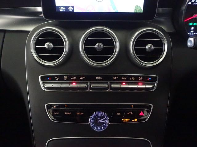 Ｃクラスステーションワゴン Ｃ２００　ステーションワゴン　スポーツ　（本革仕様）　シートヒーター　パワーシート　トランクスルー　フロアマット　ナビ　ＣＤ　ミュージックサーバー　音楽プレーヤー接続　Ｂｌｕｅｔｏｏｔｈ接続　ＴＶ　ＤＶＤ再生　ＥＴＣ　ＬＥＤヘッドライト　電動リアゲート（12枚目）